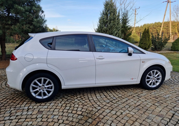 Seat Leon cena 22800 przebieg: 206380, rok produkcji 2012 z Płock małe 277